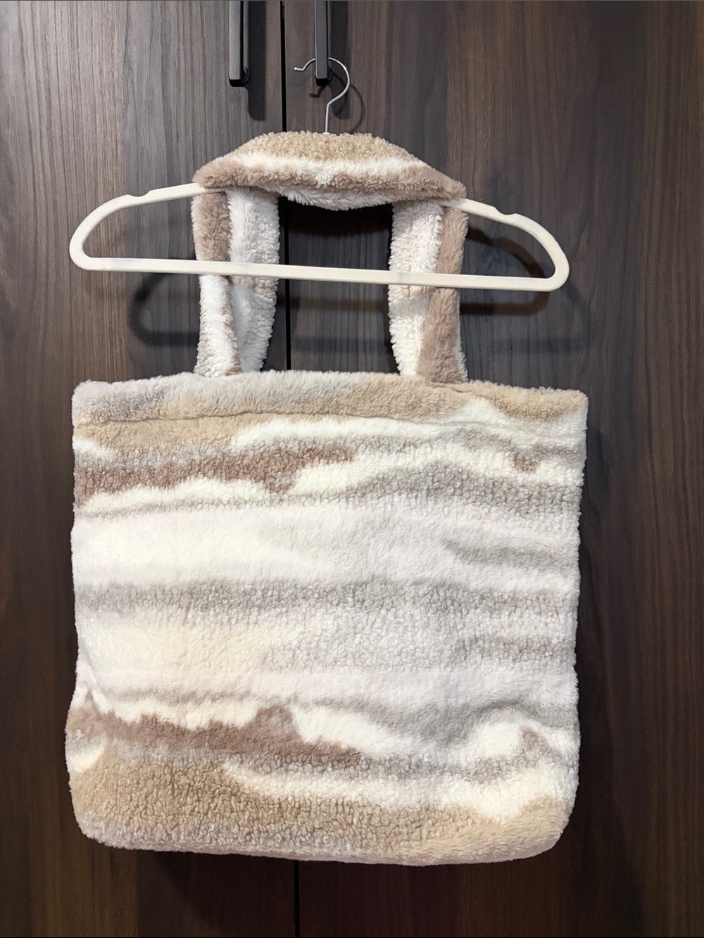 Plush Sherpa Tote Bag in Cream & Tan - Soma